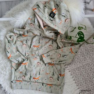 Roztomilý rozprávkový vzor líšky ti vyčarí úsmev aj v pochmúrne dni 😊 🦊 Huntycat.sk #huntycat #huntycatfashion #nosimsk...